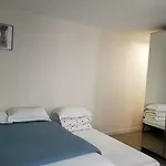 Beautiful Eiffel Tower Apartment
